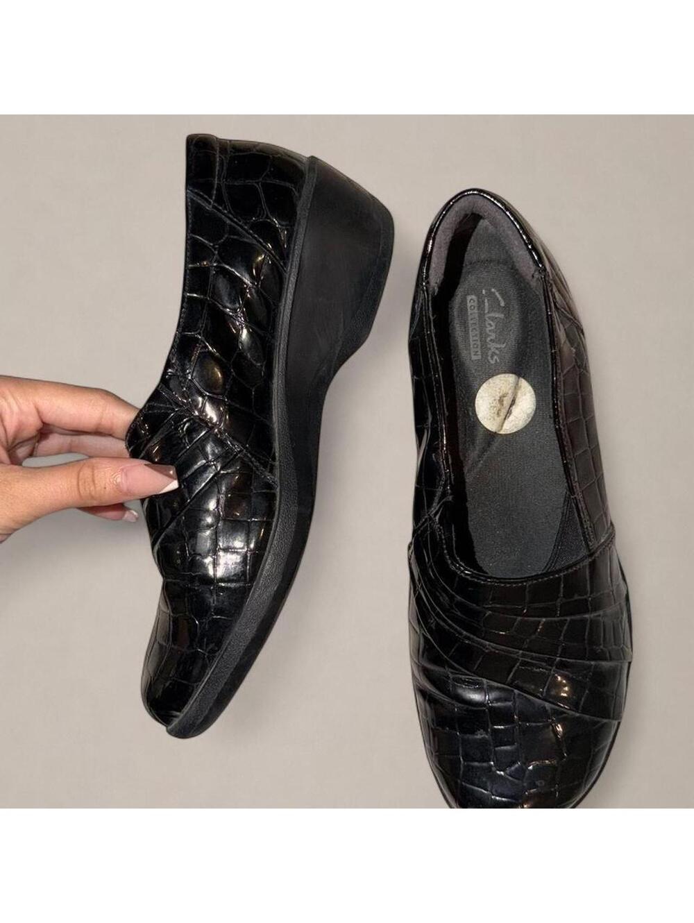 clarks black croc embossed slip on shoes 🖤